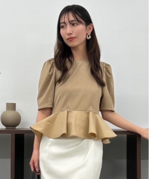 FRAY I.D（フレイアイディー）の「ドッキングペプラムカットソー（Tシャツ/カットソー・レディース・ブルー/ブラック/ベージュ/ホワイト・F）」の3枚目の写真