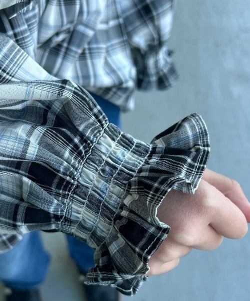 Right-on（ライトオン）の「【VIVIAN BLUE】ギャザー袖フリルティアードシャツ (キッズ / ガーリー / おでかけ)（シャツ/ブラウス・キッズ・ブラック/ブルー・110/120/130/140/150/160）」の15枚目の写真