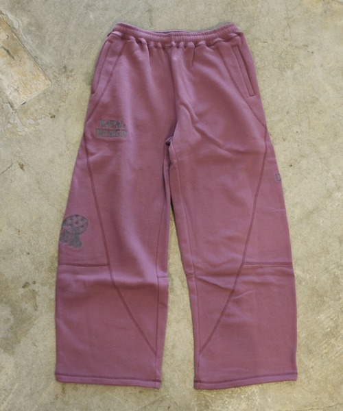 NATAL DESIGN(ネイタルデザイン)の「CURVY SWEATPANTS 3D(スウェットパンツ・メンズ・パープル/チョコ/オリーブ・MEDIUM/LARGE/X-LARGE)」の1枚目の写真