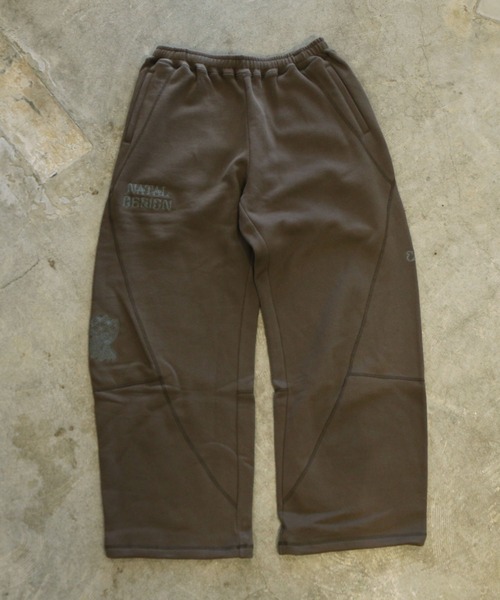 NATAL DESIGN(ネイタルデザイン)の「CURVY SWEATPANTS 3D(スウェットパンツ・メンズ・パープル/チョコ/オリーブ・MEDIUM/LARGE/X-LARGE)」の3枚目の写真