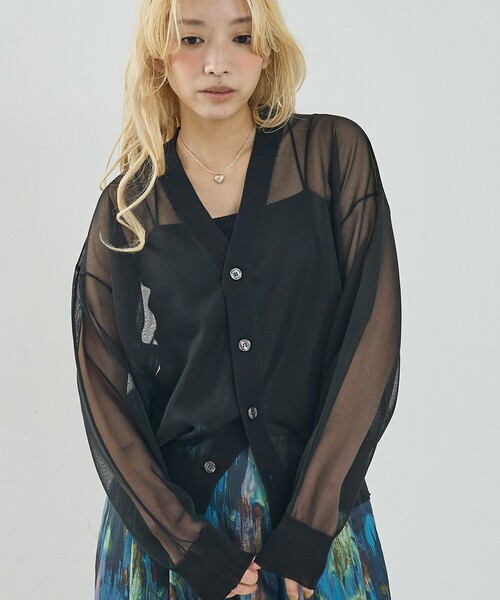 NOMINE（ノミネ）の「ジャガード シアー ニット カーディガン（カーディガン/ボレロ・レディース・レッド/ライトグレー/ブラウン/ブラック・フリー）」の2枚目の写真