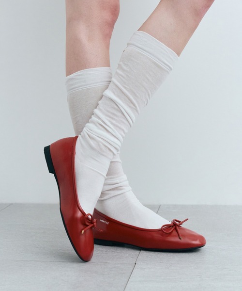 MARITHE + FRANCOIS GIRBAUD(マリテフランソワジルボー)の「W RIBBON FLAT SHOES(バレエシューズ・レディース・ブラック・25cm/24cm/23cm)」の2枚目の写真