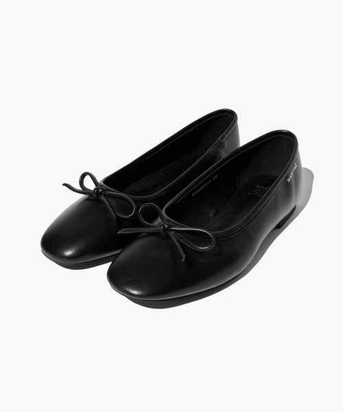 MARITHE + FRANCOIS GIRBAUD(マリテフランソワジルボー)の「W RIBBON FLAT SHOES(バレエシューズ・レディース・ブラック・25cm/24cm/23cm)」の18枚目の写真