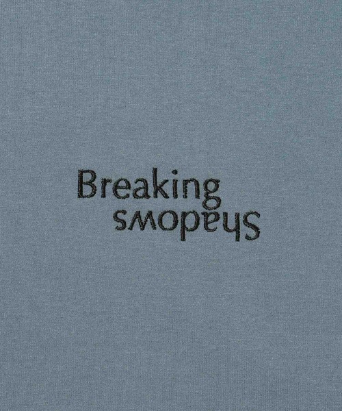 Mac-House(マックハウス)の「【T-GRAPHICS】チームロゴ ワンポイント刺繍 クルーネック長袖Tシャツ(Tシャツ/カットソー・メンズ・チャコールグレー/ブルーグレー/ブラック/ホワイト/杢グレー・S/XL/L/M)」の11枚目の写真