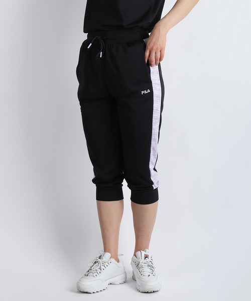 FILA（フィラ）の「FILA / フィラ 接触冷感 吸水速乾 UVカット トラックパンツ 七分丈 レディース（その他パンツ・レディース・ブラック/ネイビー・L/M）」の4枚目の写真
