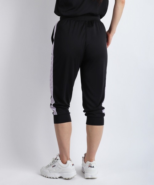 FILA（フィラ）の「FILA / フィラ 接触冷感 吸水速乾 UVカット トラックパンツ 七分丈 レディース（その他パンツ・レディース・ブラック/ネイビー・L/M）」の6枚目の写真