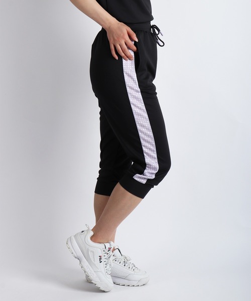 FILA（フィラ）の「FILA / フィラ 接触冷感 吸水速乾 UVカット トラックパンツ 七分丈 レディース（その他パンツ・レディース・ブラック/ネイビー・L/M）」の7枚目の写真