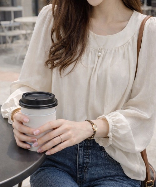 SallyLunn（サリーラン）の「スクエアネックギャザーブラウス（シャツ/ブラウス・レディース・アイボリー/グレー・LARGE/MEDIUM）」の4枚目の写真