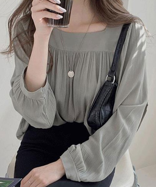 SallyLunn（サリーラン）の「スクエアネックギャザーブラウス（シャツ/ブラウス・レディース・アイボリー/グレー・LARGE/MEDIUM）」の10枚目の写真