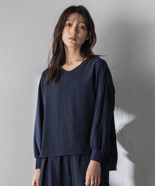 MAYSON GREY（メイソングレイ）の「【一瞬で楽とキレイを叶える】タンブラーオックスギャザー袖ブラウス≪手洗い可能≫（シャツ/ブラウス・レディース・ライトグレー/ネイビー/ピンク・M）」の15枚目の写真