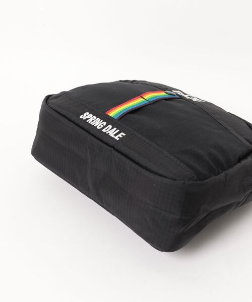 CHUMS（チャムス）の「【CHUMS/チャムス】 Spring Dale Shoulder Bag（ショルダーバッグ・レディース・ブラック系その他/ブラック×ホワイト・FREE）」の4枚目の写真