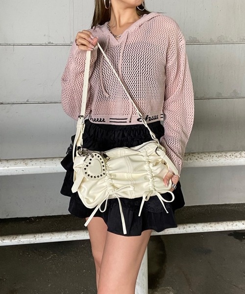 non-hedge(ノンヘッジ)の「ドロストハートチャーム付バッグ(ショルダーバッグ・レディース・ワインレッド/ピンク/ホワイト/ブラック・FREE)」の6枚目の写真