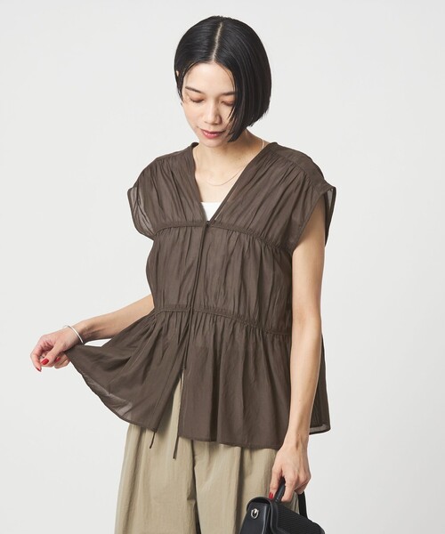 green label relaxing(グリーンレーベルリラクシング)の「ボリューム 2WAY リボン ノースリーブ ブラウス(シャツ/ブラウス・レディース・ダークブラウン/ホワイト/ライトブルー/ブラック・FREE)」の8枚目の写真