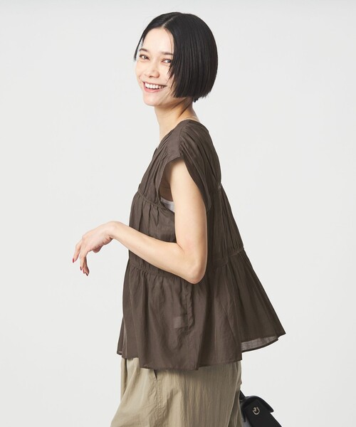 green label relaxing(グリーンレーベルリラクシング)の「ボリューム 2WAY リボン ノースリーブ ブラウス(シャツ/ブラウス・レディース・ダークブラウン/ホワイト/ライトブルー/ブラック・FREE)」の9枚目の写真