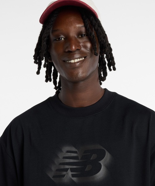 NEW BALANCE(ニューバランス)の「NBロゴTシャツ(Tシャツ/カットソー・メンズ・ネイビー/サックスブルー/ブラック/オフホワイト・XX-LARGE/X-LARGE/LARGE/MEDIUM/SMALL)」の18枚目の写真
