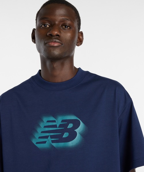 NEW BALANCE(ニューバランス)の「NBロゴTシャツ(Tシャツ/カットソー・メンズ・ネイビー/サックスブルー/ブラック/オフホワイト・XX-LARGE/X-LARGE/LARGE/MEDIUM/SMALL)」の13枚目の写真