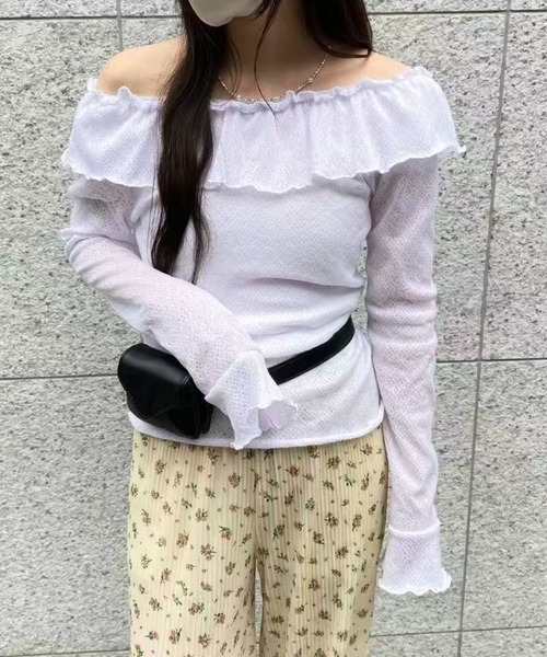 mebole(メボレ)の「オフショルフリルスリムトップス(Tシャツ/カットソー・レディース・ピンク/ブラック/ホワイト・FREE)」の2枚目の写真