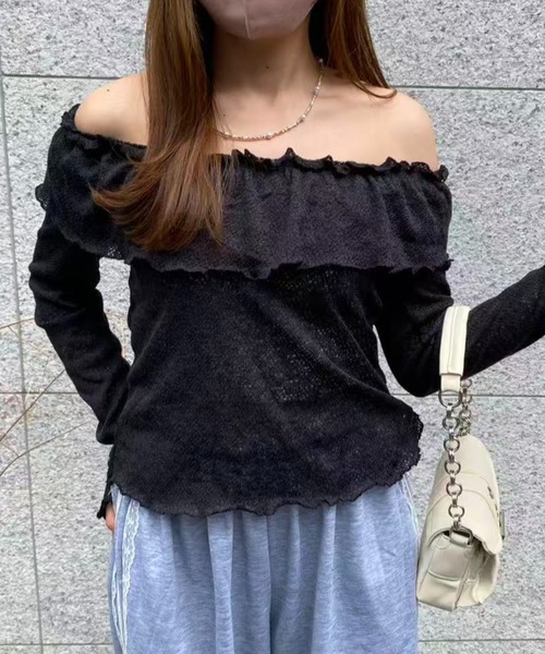 mebole(メボレ)の「オフショルフリルスリムトップス(Tシャツ/カットソー・レディース・ピンク/ブラック/ホワイト・FREE)」の3枚目の写真