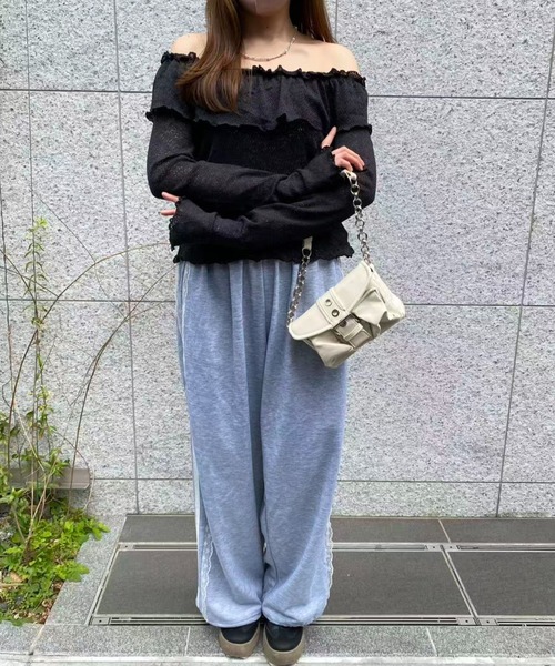 mebole(メボレ)の「オフショルフリルスリムトップス(Tシャツ/カットソー・レディース・ピンク/ブラック/ホワイト・FREE)」の16枚目の写真
