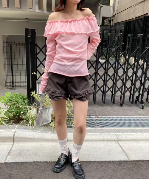 mebole(メボレ)の「オフショルフリルスリムトップス(Tシャツ/カットソー・レディース・ピンク/ブラック/ホワイト・FREE)」の6枚目の写真