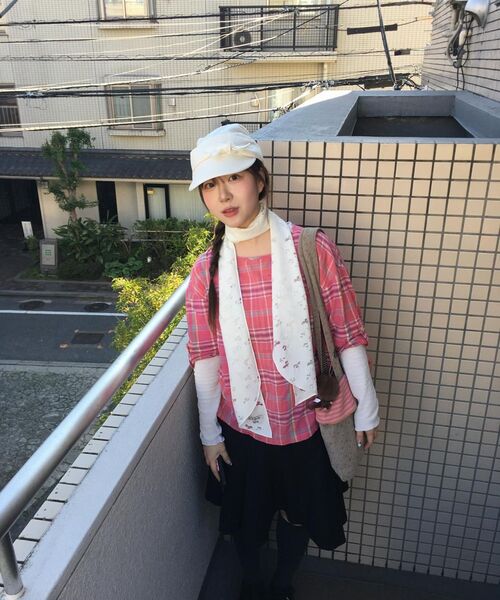 MUWM(ムウム)の「フリップスリーブリバーシブルショルダーバッグ (チャコール)(ショルダーバッグ・レディース・チャコール・FREE)」の12枚目の写真