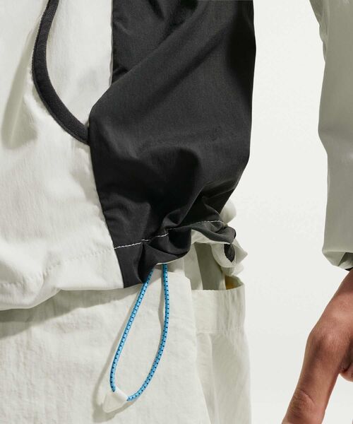 ACG(エィシージー)の「ナイキ オールコンディションギア "Five Towers" メンズ UV プロテクション ジャケット / Nike ACG "Five Towers" Men's UV Protection Jacket IF0960-020 Sea Glass(ナイロンジャケット・メンズ・グリーン系その他2・2XL/XL/S/M/L)」の20枚目の写真