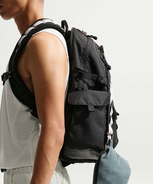 ACG(エィシージー)の「ナイキ オールコンディションギア "Five Towers" メンズ UV プロテクション ジャケット / Nike ACG "Five Towers" Men's UV Protection Jacket IF0960-020 Sea Glass(ナイロンジャケット・メンズ・グリーン系その他2・2XL/XL/S/M/L)」の19枚目の写真