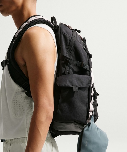 ACG(エィシージー)の「ナイキ オールコンディションギア "Five Towers" メンズ UV プロテクション ジャケット / Nike ACG "Five Towers" Men's UV Protection Jacket IF0960-020 Sea Glass(ナイロンジャケット・メンズ・グリーン系その他2・2XL/XL/S/M/L)」の7枚目の写真