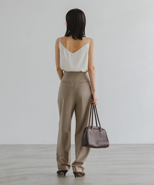 Noble（ノーブル）の「《WEB限定追加》メルティサテン2WAYキャミ（キャミソール・レディース・ブラック/ホワイト・FREE）」の20枚目の写真