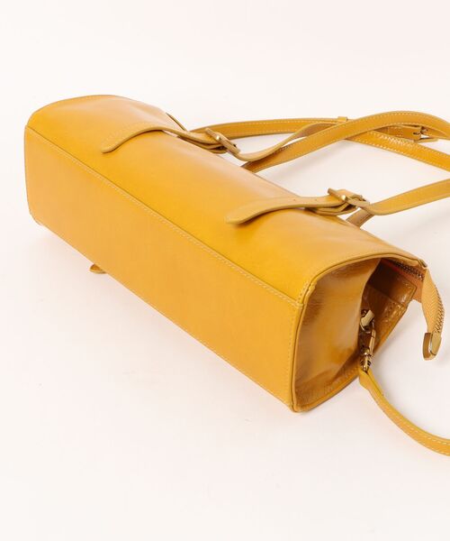 Three Four Time（ｽﾘｰﾌｫｰﾀｲﾑ）の「牛革横長ベルトショルダー（ショルダーバッグ・レディース・マスタード/ブルー・FREE）」の4枚目の写真