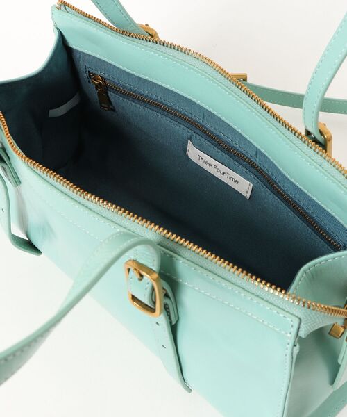 Three Four Time（ｽﾘｰﾌｫｰﾀｲﾑ）の「牛革横長ベルトショルダー（ショルダーバッグ・レディース・マスタード/ブルー・FREE）」の6枚目の写真