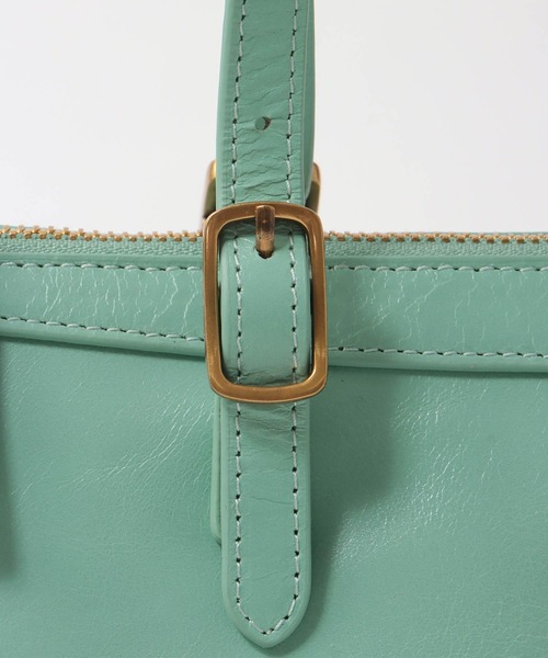 Three Four Time（ｽﾘｰﾌｫｰﾀｲﾑ）の「牛革横長ベルトショルダー（ショルダーバッグ・レディース・マスタード/ブルー・FREE）」の19枚目の写真