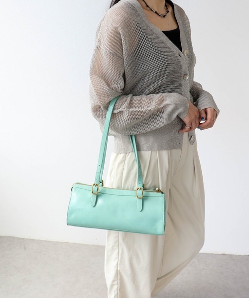 Three Four Time（ｽﾘｰﾌｫｰﾀｲﾑ）の「牛革横長ベルトショルダー（ショルダーバッグ・レディース・マスタード/ブルー・FREE）」の11枚目の写真