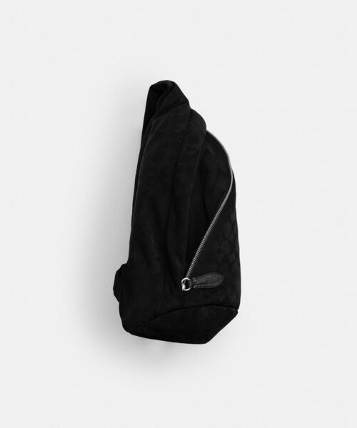 COACH（コーチ）の「ラクラン スリング・シグネチャー ナイロン（ボディバッグ/ウエストポーチ・メンズ・ブラック系その他・ONE）」の6枚目の写真