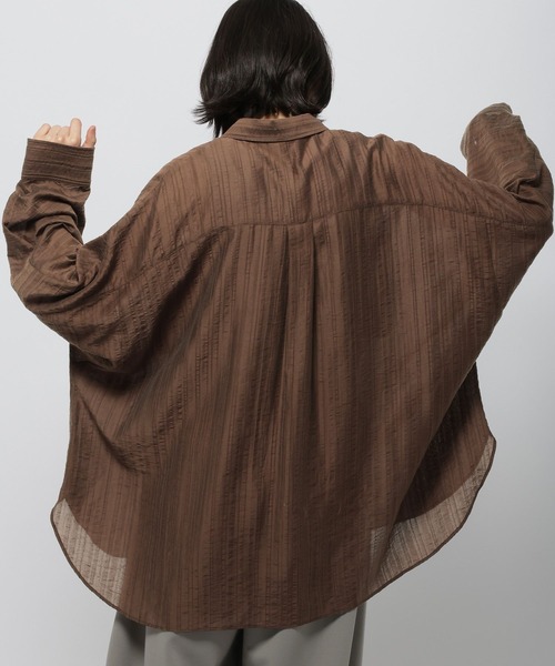 niko and...(ニコアンド)の「ドルマンシアーワイドシャツ(シャツ/ブラウス・レディース・ライトブルー/ピンク/ブラウン/チャコール/オフホワイト・LARGE/MEDIUM)」の15枚目の写真