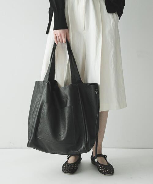 URBAN RESEARCH(アーバンリサーチ)の「ソフトレザービッグトートバッグ(トートバッグ・レディース・モカ/ブラック・-)」の1枚目の写真