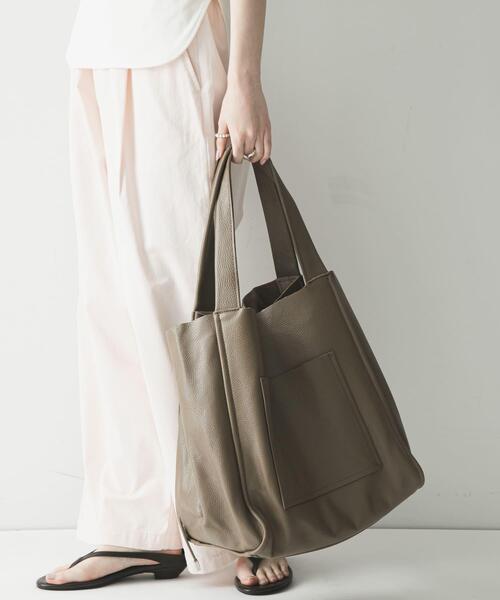 URBAN RESEARCH(アーバンリサーチ)の「ソフトレザービッグトートバッグ(トートバッグ・レディース・モカ/ブラック・-)」の15枚目の写真