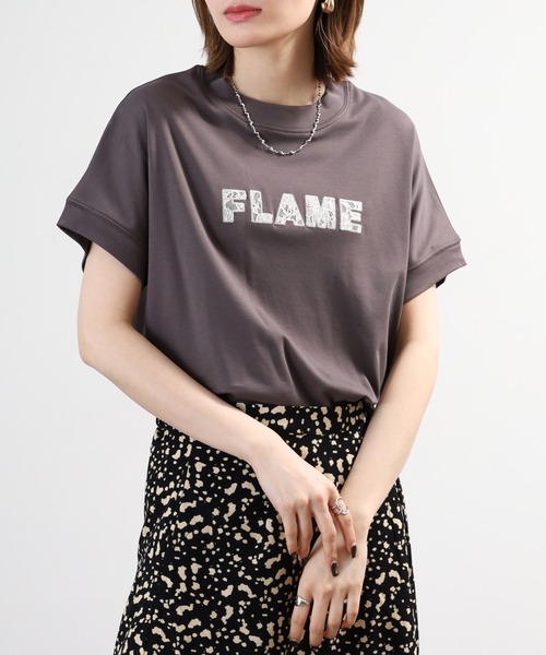 EGLANTINE(エグランティーヌ)の「EGLANTINE レースロゴ刺繍半袖Tシャツ 日本製 ローズペトール(Tシャツ/カットソー・レディース・ブルー/レモンイエロー/オフホワイト/チャコールグレー・38)」の13枚目の写真