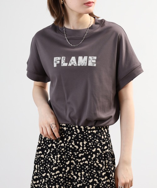 EGLANTINE(エグランティーヌ)の「EGLANTINE レースロゴ刺繍半袖Tシャツ 日本製 ローズペトール(Tシャツ/カットソー・レディース・ブルー/レモンイエロー/オフホワイト/チャコールグレー・38)」の16枚目の写真