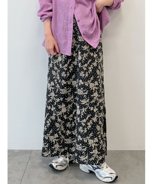Te chichi(テチチ)の「【LIBERTY FABRICS】フレアスカート(スカート・レディース・ネイビー/ブラック・F)」の3枚目の写真