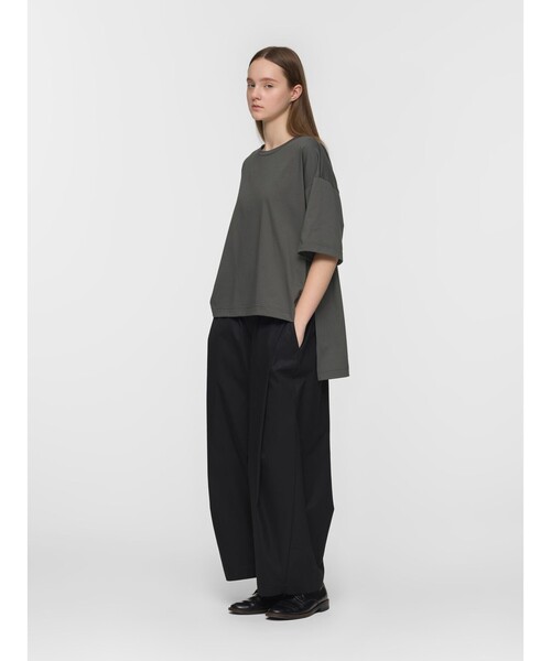 mizuiroind(ミズイロインド)の「mizuiro ind サイドスリットワイドチュニックTシャツ(Tシャツ/カットソー・レディース・ブラック/チャコールグレー/ネイビー/ベージュ/オフホワイト/ブルー・FREE)」の18枚目の写真