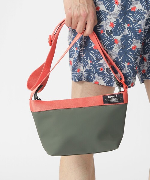 ECOALF(エコアルフ)の「ARENY ショルダーバッグ / ARENY CROSSBODY UNISEX(ショルダーバッグ・レディース・ホワイト系その他/グリーン系その他4/ネイビー・FREE)」の6枚目の写真