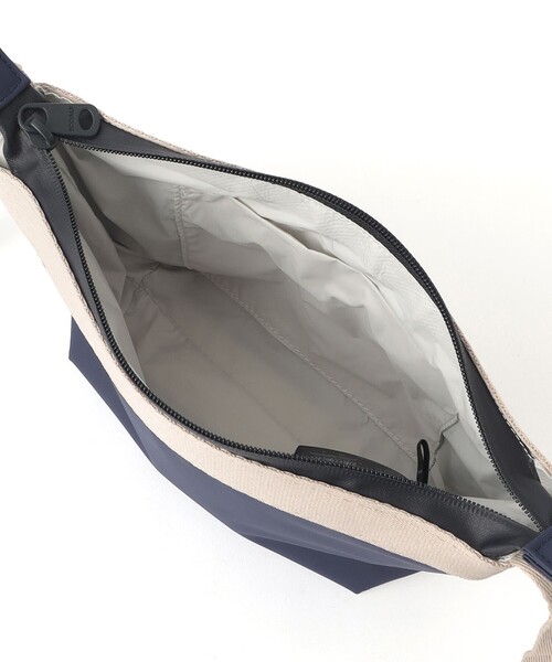 ECOALF(エコアルフ)の「ARENY ショルダーバッグ / ARENY CROSSBODY UNISEX(ショルダーバッグ・レディース・ホワイト系その他/グリーン系その他4/ネイビー・FREE)」の22枚目の写真