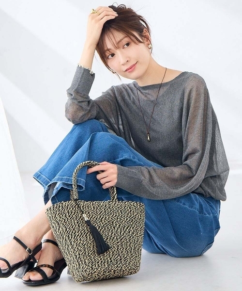 a.v.v(アーヴェヴェ)の「ラメカゴバッグ(かごバッグ・レディース・シルバー/ブラウン/サンドベージュ・38)」の2枚目の写真
