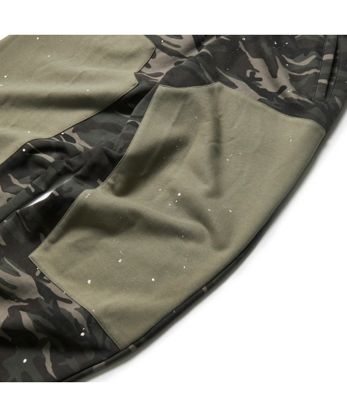 GARMENTS FAB（ガーメンツファブ）の「Camo Carpenter Painted Sweatpants (GREEN)（スウェットパンツ・レディース・その他・LARGE/MEDIUM）」の4枚目の写真