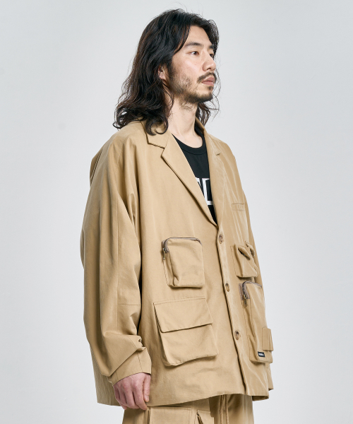 AJOBYAJO（アジョバイアジョ）の「Multi Pocket Batwing Jacket [BEIGE]（テーラードジャケット・メンズ・その他・FREE）」の12枚目の写真