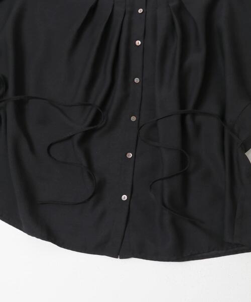 URBAN RESEARCH ROSSO WOMEN(アーバンリサーチ ロッソ)の「『WEB/一部店舗限定』リネン混ドルマンタックブラウス(シャツ/ブラウス・レディース・ブルー系その他/ブラック/オフホワイト・FREE)」の17枚目の写真