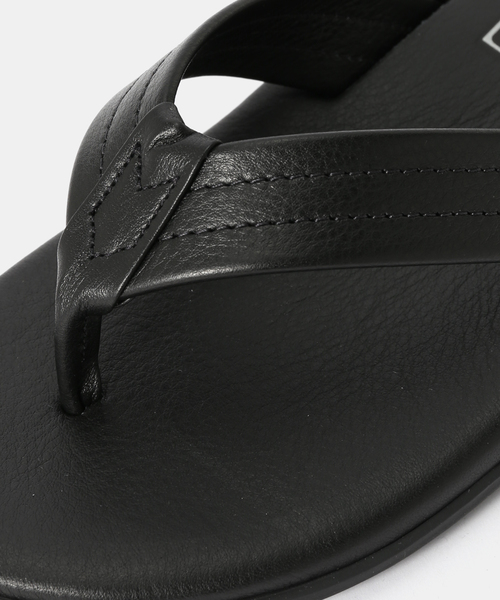 Spick & Span(スピックアンドスパン)の「ISLAND SLIPPER / アイランド スリッパ レザートングサンダル(サンダル・レディース・ブラック・23cm/24cm/25cm)」の8枚目の写真