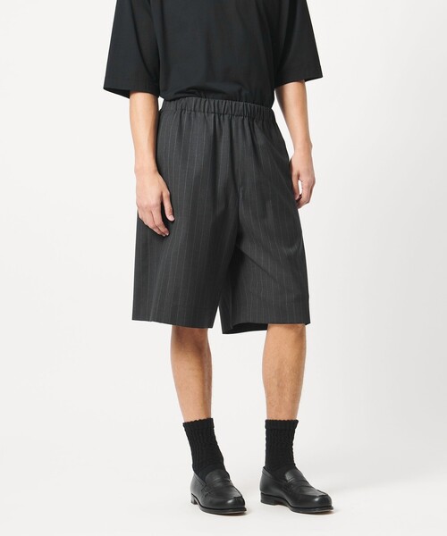 LOEFF(ロエフ)の「<LOEFF>トロピカルウール ハーフパンツ ピンストライプ MENS(その他パンツ・メンズ・ダークグレー・1/2)」の1枚目の写真