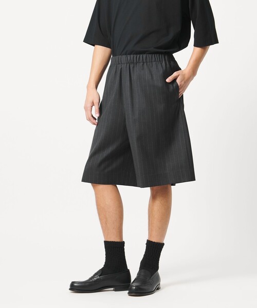 LOEFF(ロエフ)の「<LOEFF>トロピカルウール ハーフパンツ ピンストライプ MENS(その他パンツ・メンズ・ダークグレー・1/2)」の2枚目の写真